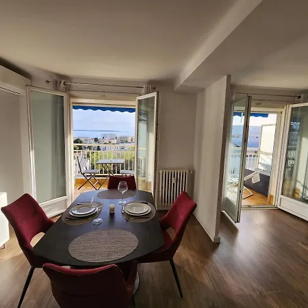 Elegance Et A Juan-les-pins Daire